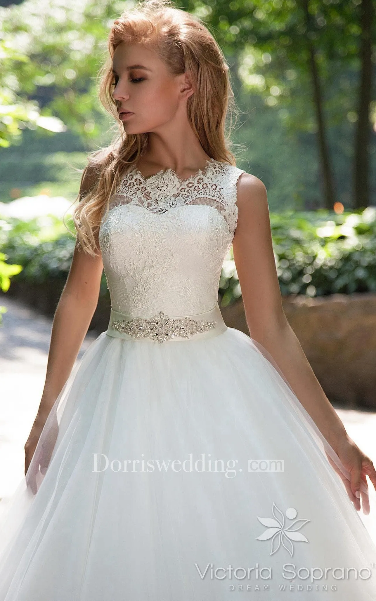 Ball Gown Long Bateau Sleeveless Low-V-Back Tulle Dress With Lace And Waist Jewellery