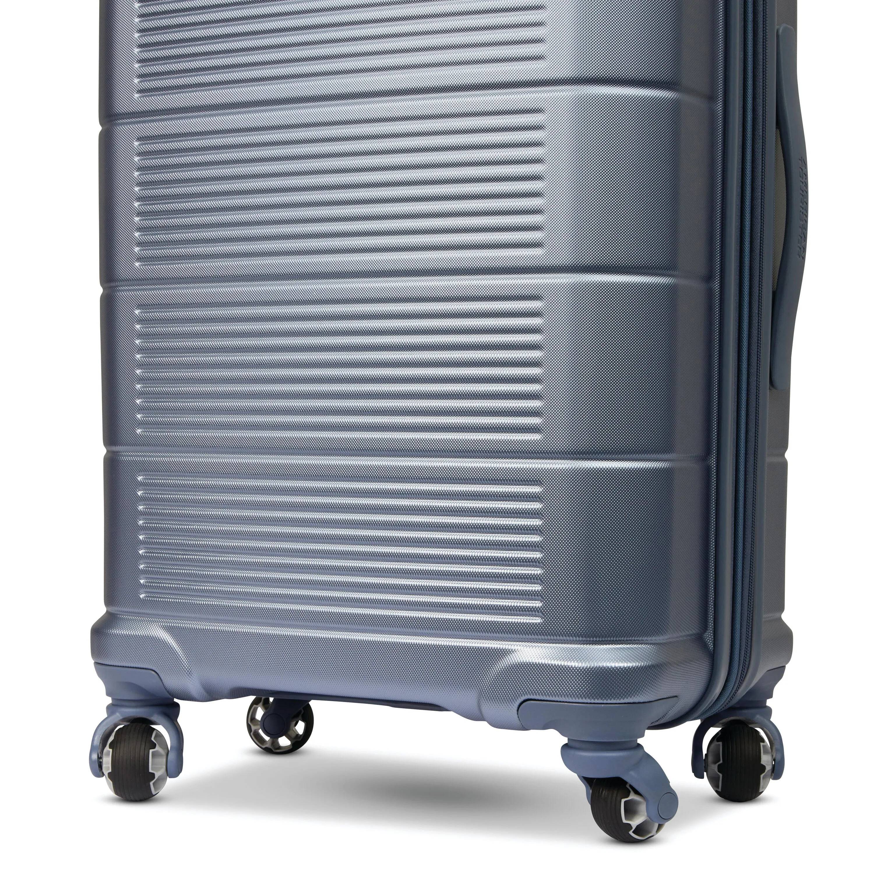 Stratum 2.0 Hardside 24"  Medium Checked Luggage